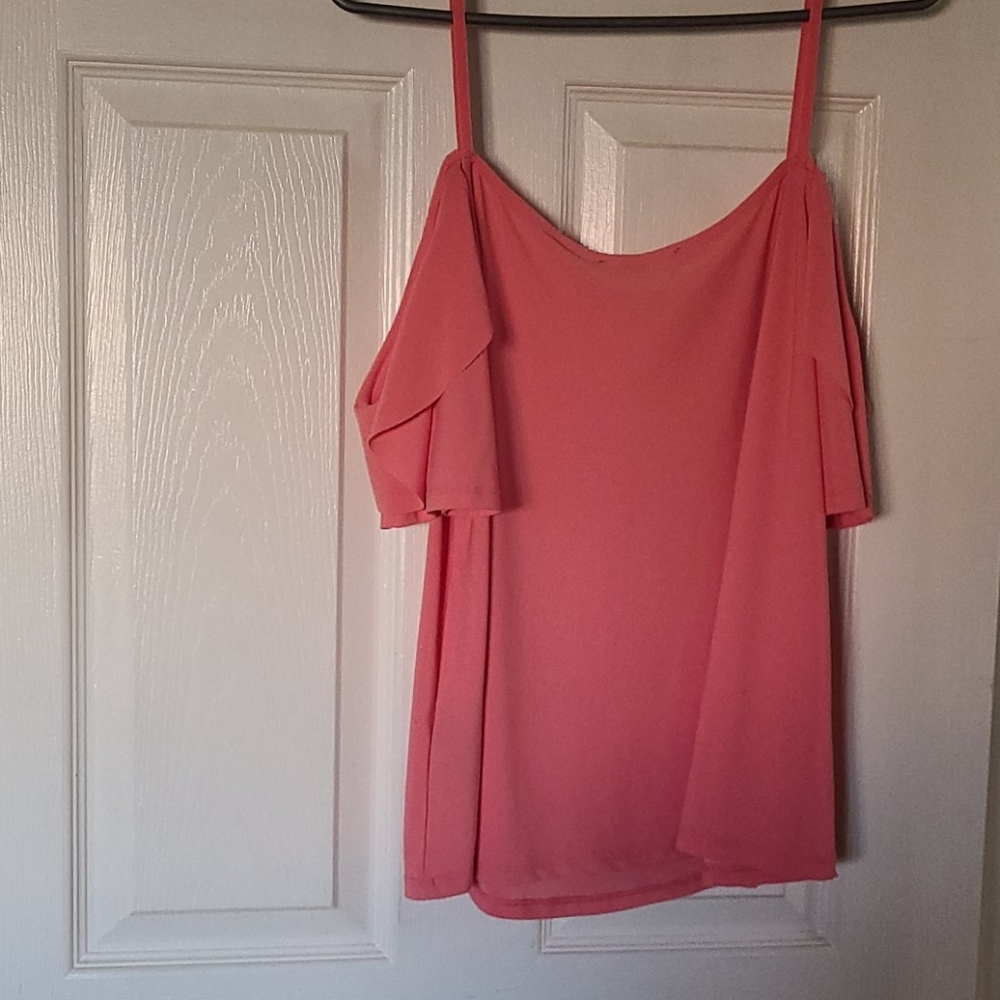 Ladies cold shoulder top (salmon) - Picture 2 of 2